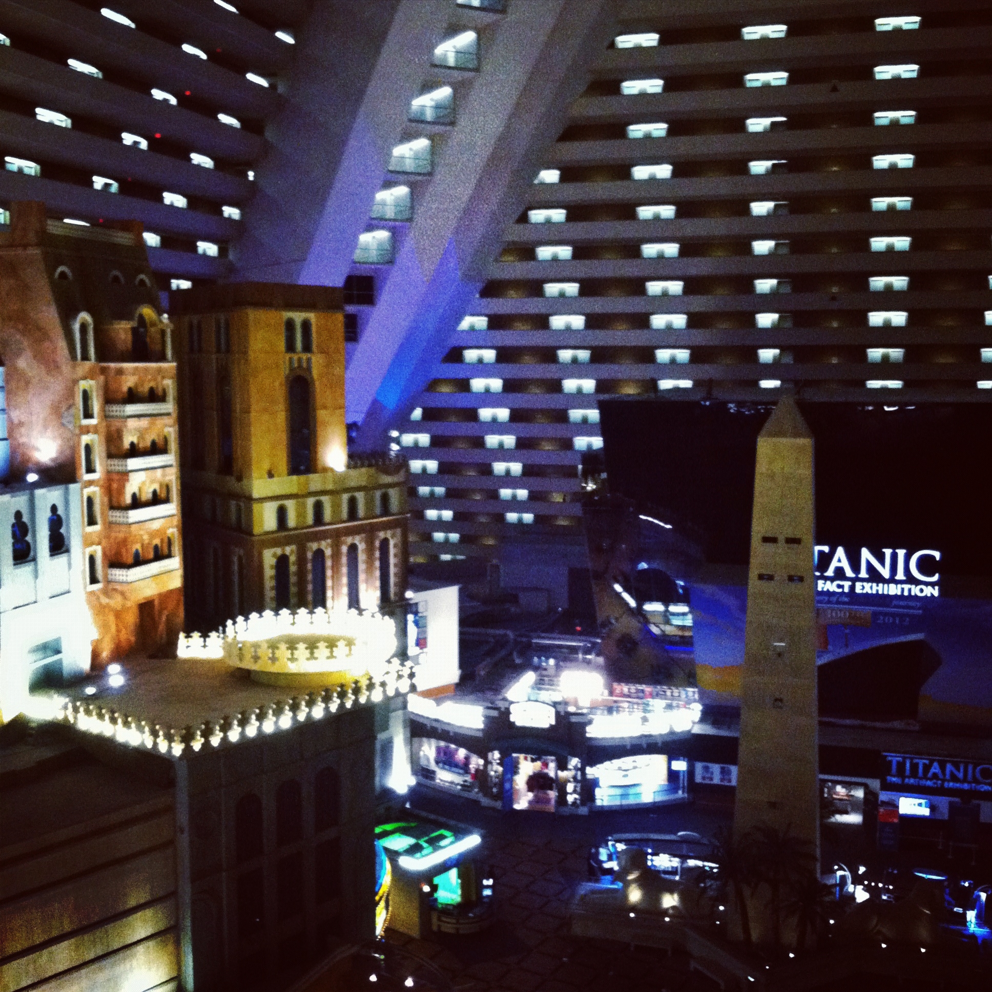 Luxor-weirdness. Luxor-weirdness.